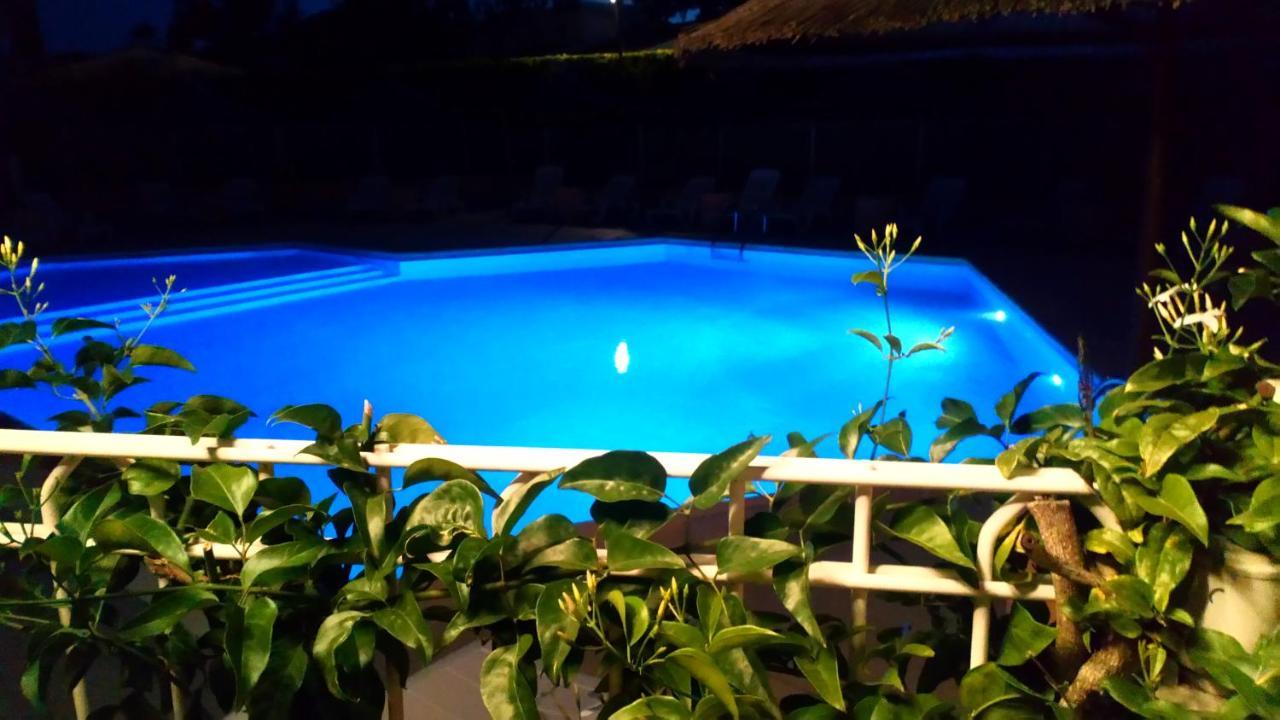 Brit Hotel Confort Helios Agde Exterior foto