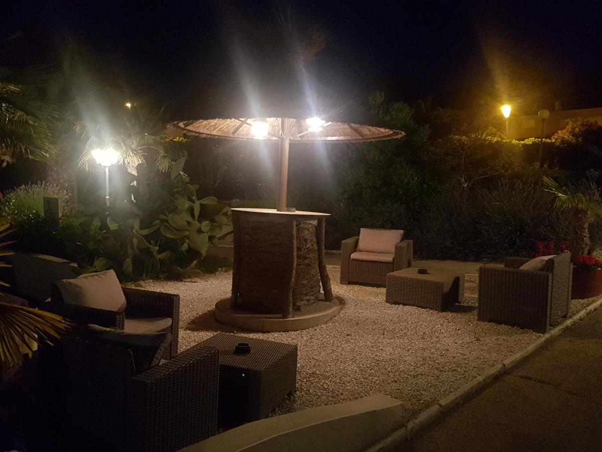 Brit Hotel Confort Helios Agde Exterior foto