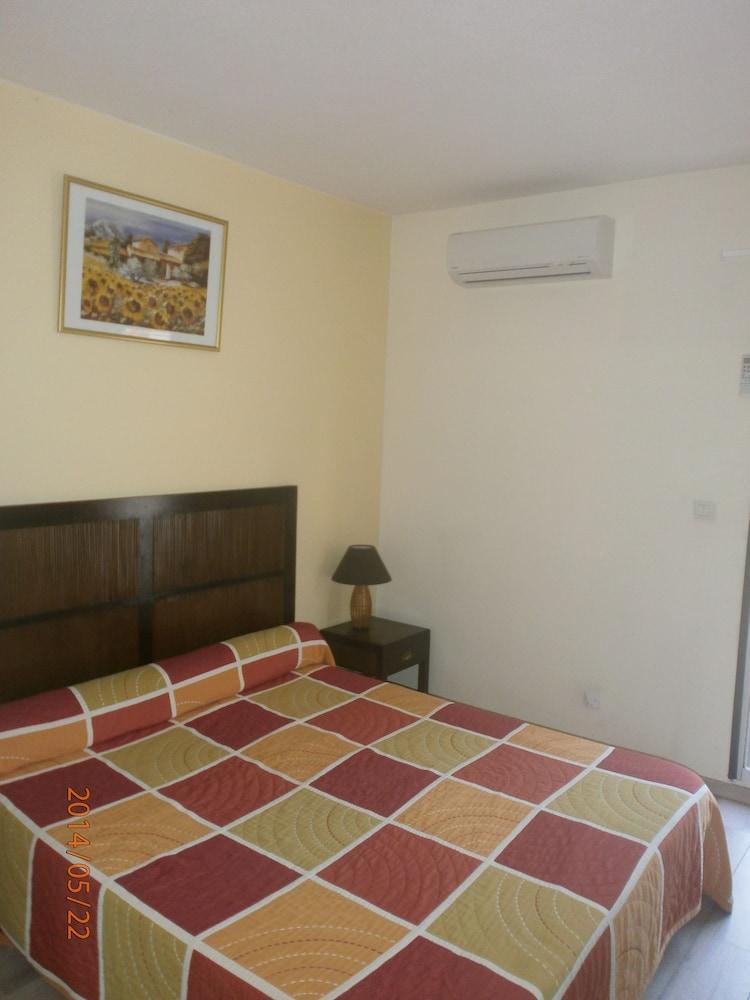 Brit Hotel Confort Helios Agde Exterior foto