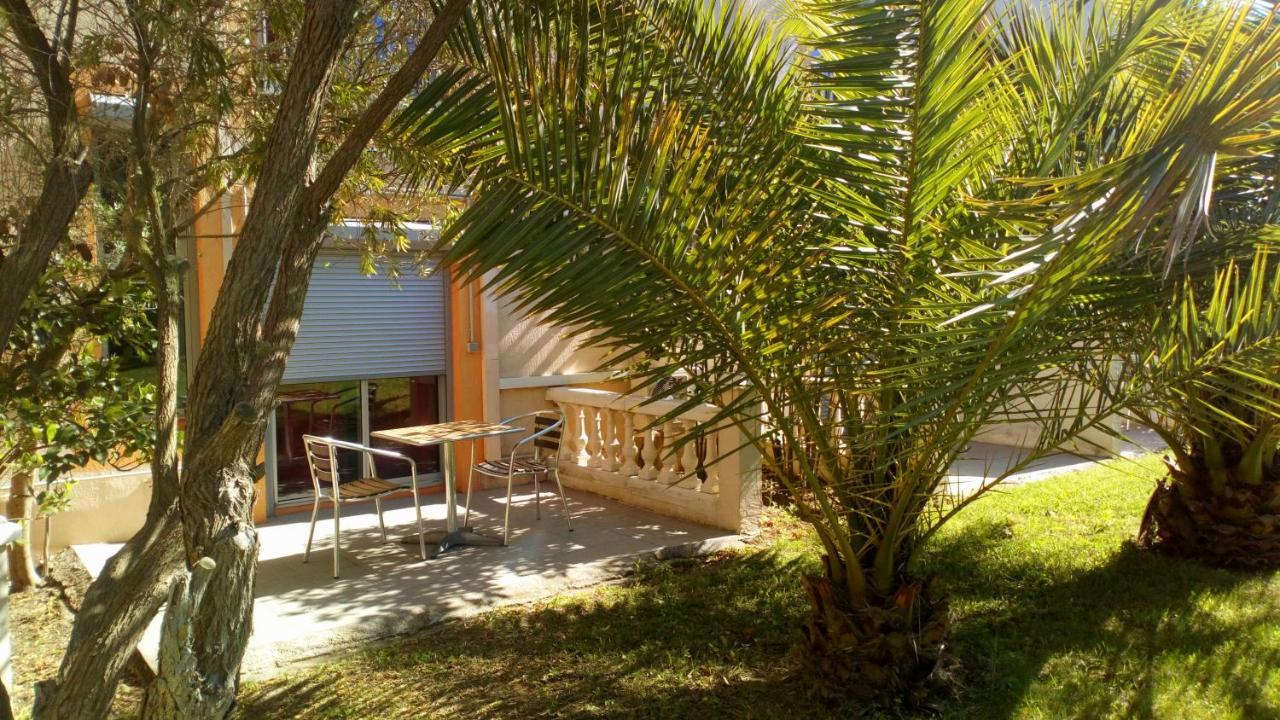 Brit Hotel Confort Helios Agde Exterior foto